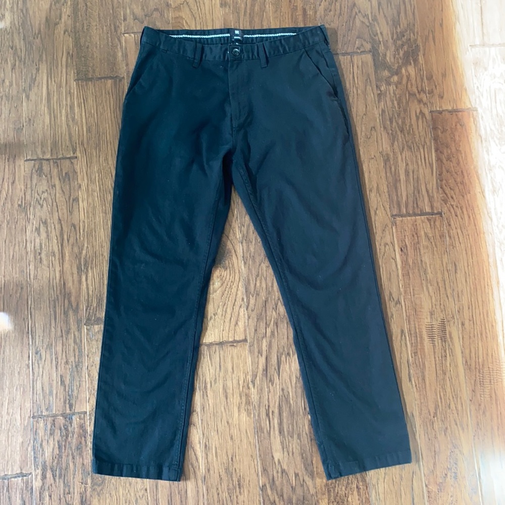 Men’s 36 DC black khakis